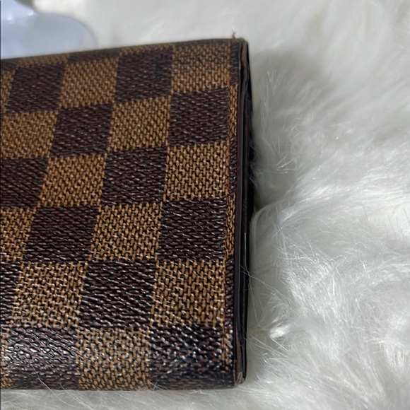 Louis Vuitton Damier Ebene canvas International Wallet. P43 - Picture 4 of 16
